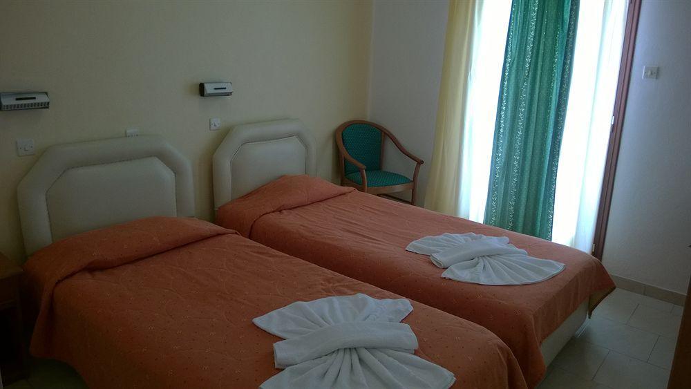 Anemomilos Suites Fira  Exterior photo