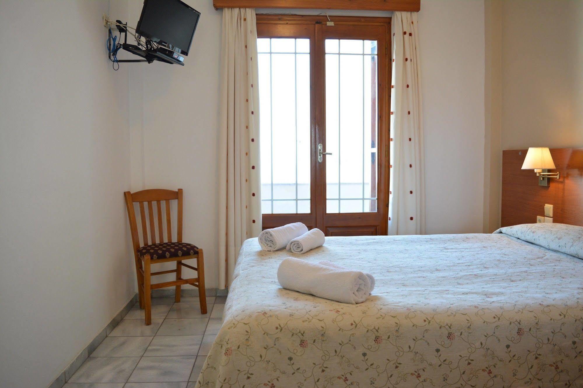 Anemomilos Suites Fira  Exterior photo