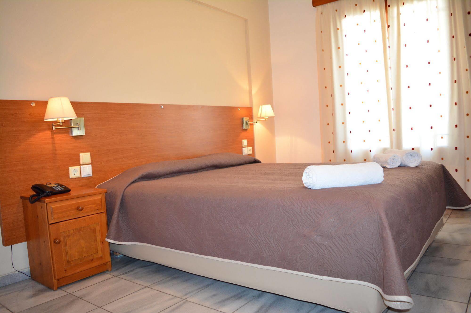 Anemomilos Suites Fira  Exterior photo