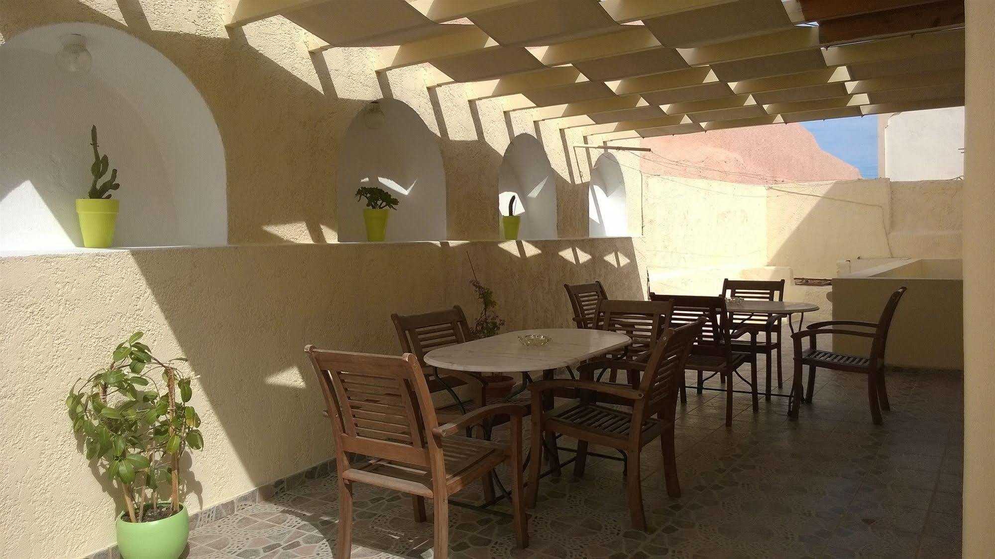 Anemomilos Suites Fira  Exterior photo