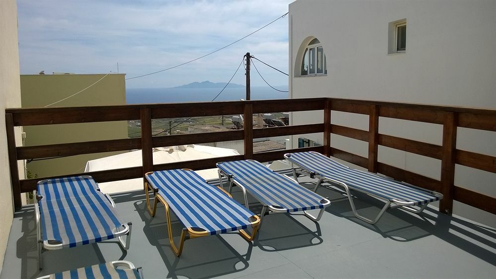 Anemomilos Suites Fira  Exterior photo