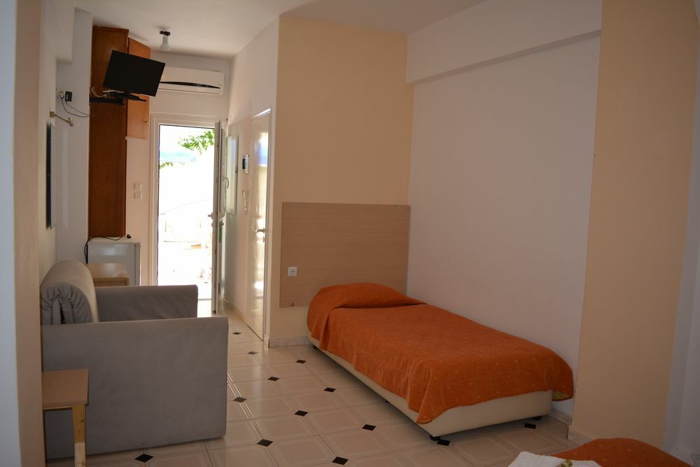 Anemomilos Suites Fira  Exterior photo