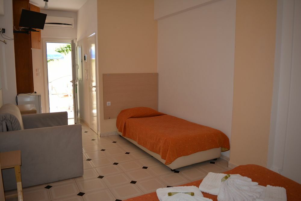 Anemomilos Suites Fira  Exterior photo