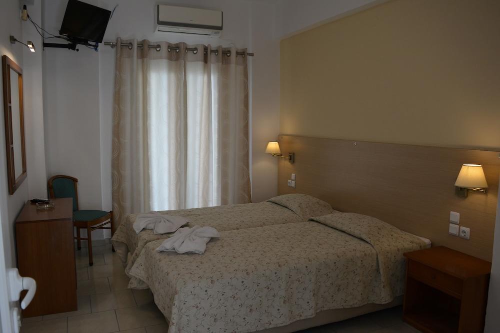 Anemomilos Suites Fira  Exterior photo